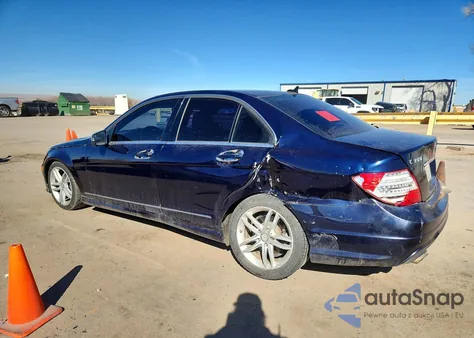 2012 Mercedes-Benz C 300 4Matic z USA, uszkodzony, nr VIN WDDGF8BB5CR236224